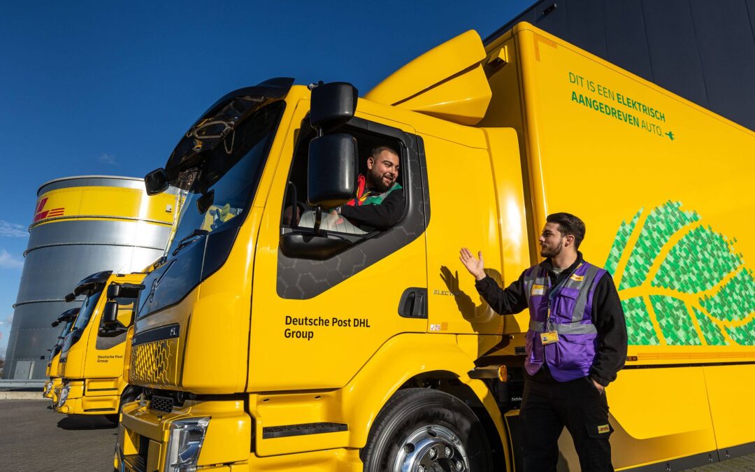 DHL en Volvo Trucks op weg naar nieuwe emissievrije samenwerking met order voor 44 elektrische vrachtwagens