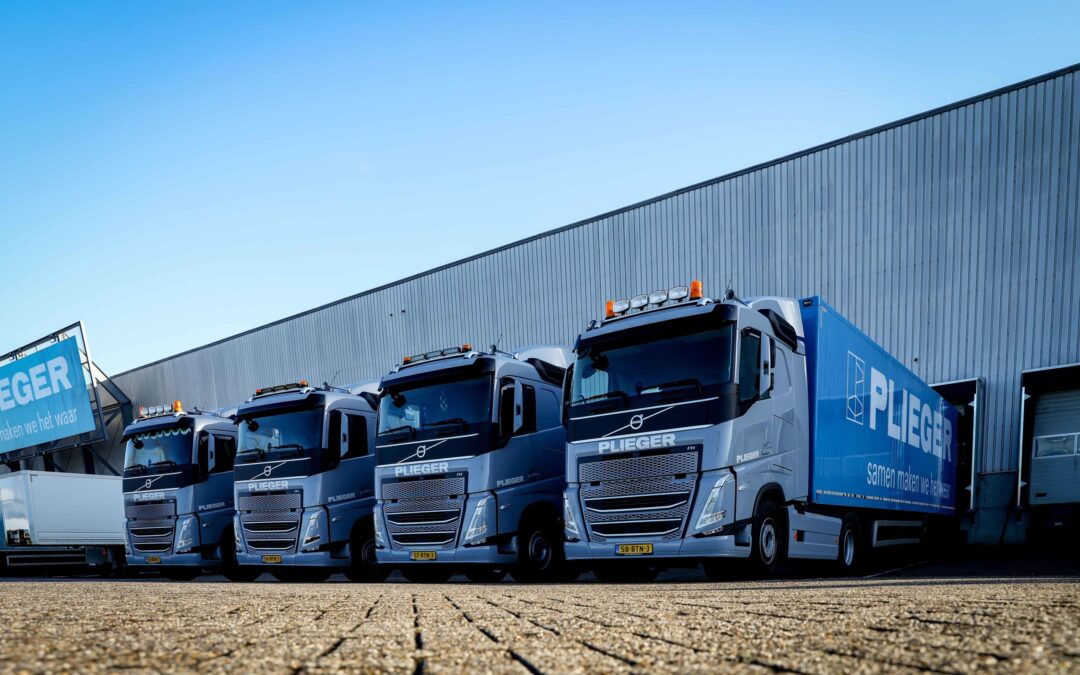 Van Dijk Trucks Culemborg levert vier nieuwe Volvo FH’s aan Plieger B.V.