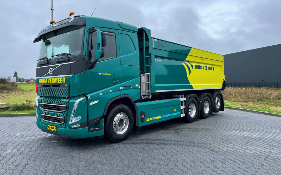 Millenaar & van Schaik zet acht elektrische Volvo FH 8×4 bakwagens op de weg